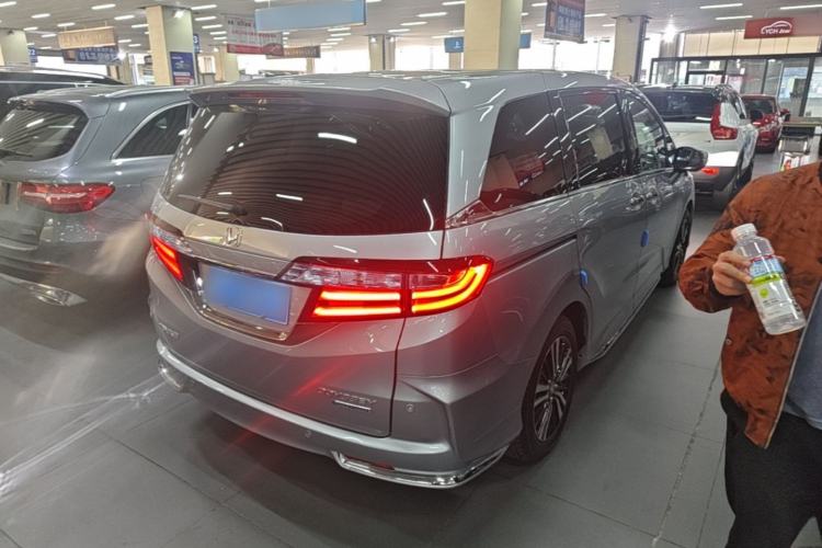 Used Honda Odyssey 2019 2.0L Rui·Zhi Zhen Edition Rear Right 45 Deg