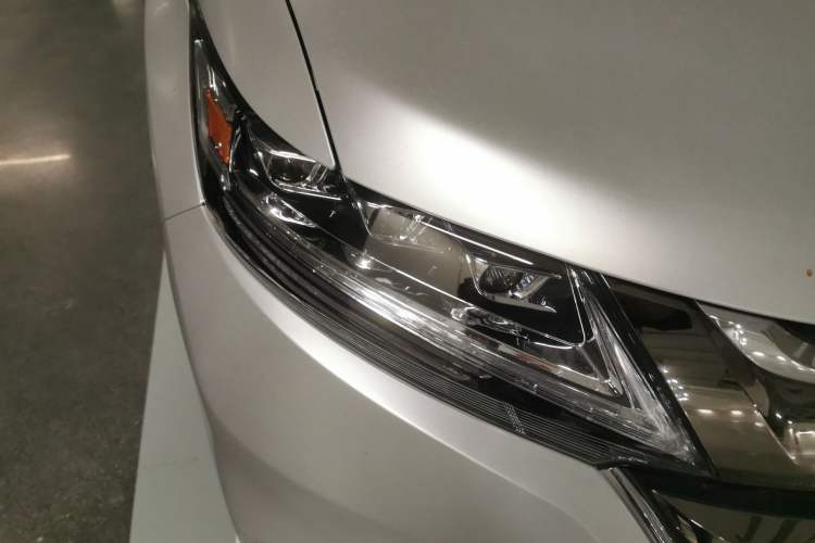 Used Honda Odyssey 2019 2.0L Rui·Comfort Edition Right Front Headlight
