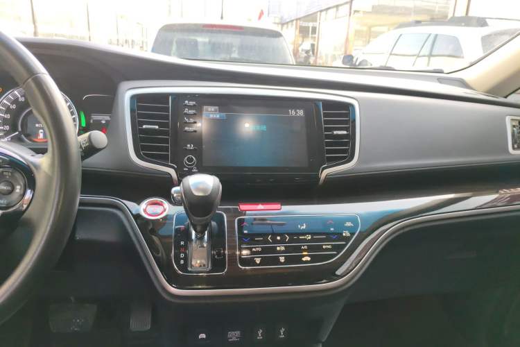 Used Honda Odyssey 2019 2.0L Rui-Zunxiang Edition Audio And AC Panel