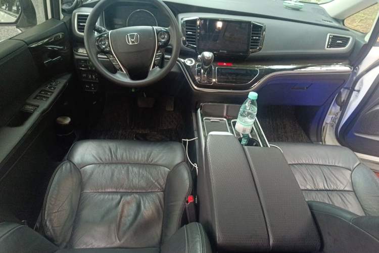 Used Honda Odyssey 2019 2.0L Rui·Smart Edition Center Console