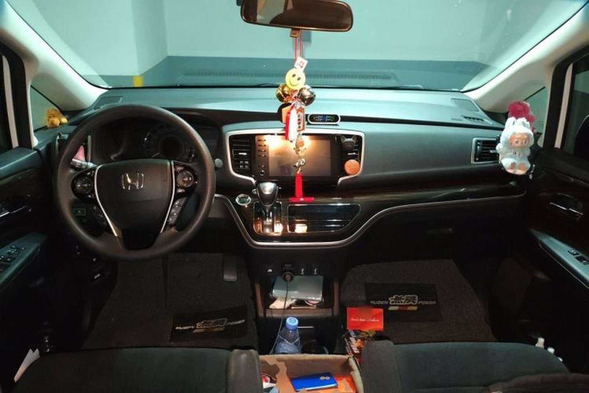 Used Honda Odyssey 2019 2.0L Rui-Changxiang Edition Center Console