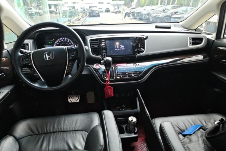 Used Honda Odyssey 2019 2.0L Rui-Zunxiang Edition Center Console