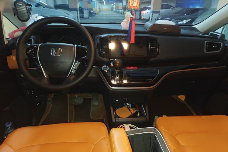 Used Honda Odyssey 2019 2.0L Rui·Comfort Edition Center Console