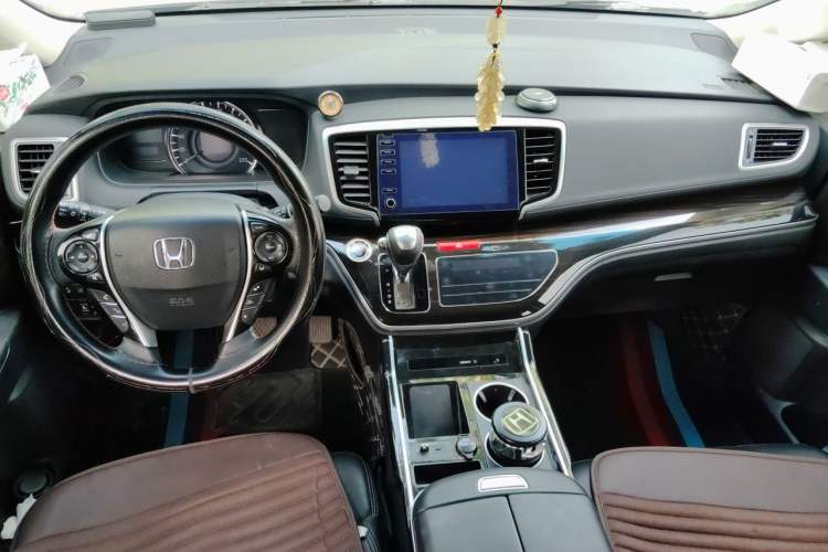 Used Honda Odyssey 2019 2.0L Rui-Changxiang Edition Center Console