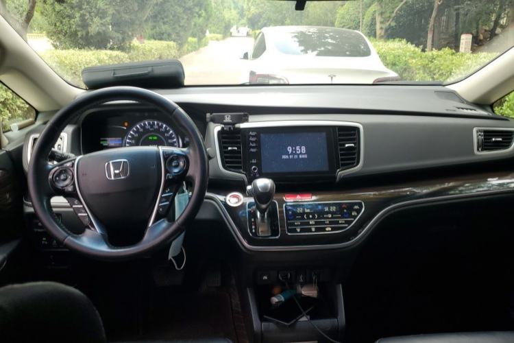 Used Honda Odyssey 2019 2.0L Rui-Zunxiang Edition Center Console