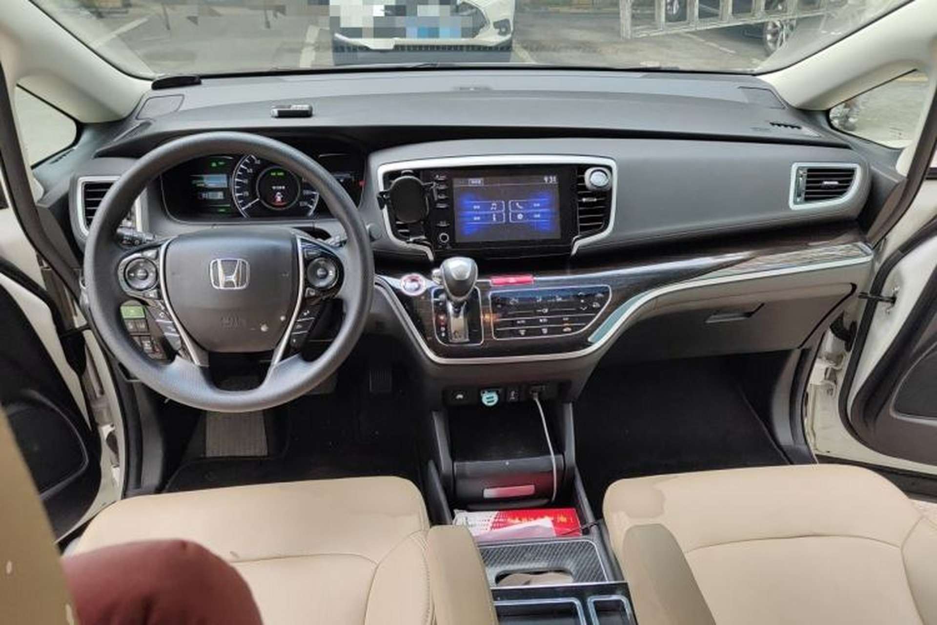 Used Honda Odyssey 2019 2.0L Rui-Changxiang Edition Center Console