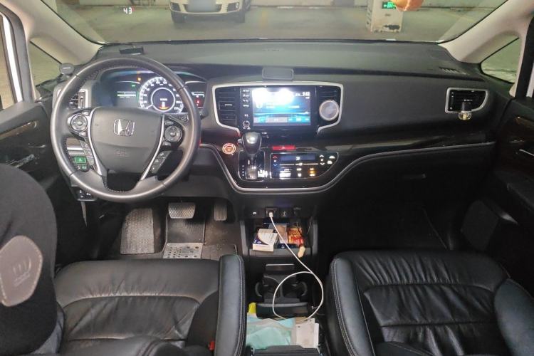 Used Honda Odyssey 2019 2.0L Rui-Changxiang Edition Center Console