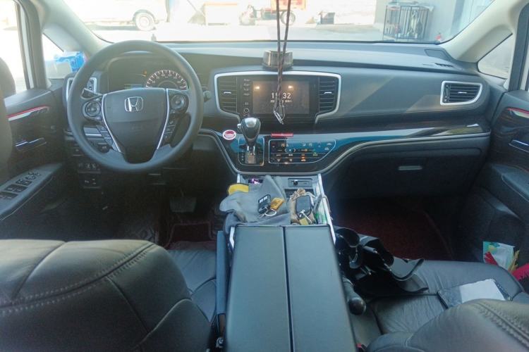 Used Honda Odyssey 2019 2.0L Rui·Smart Edition Center Console