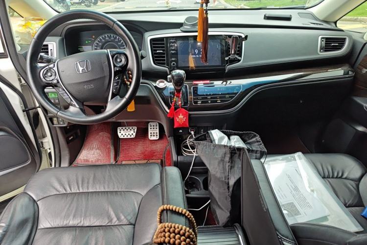 Used Honda Odyssey 2019 2.0L Rui-Zunxiang Edition Center Console