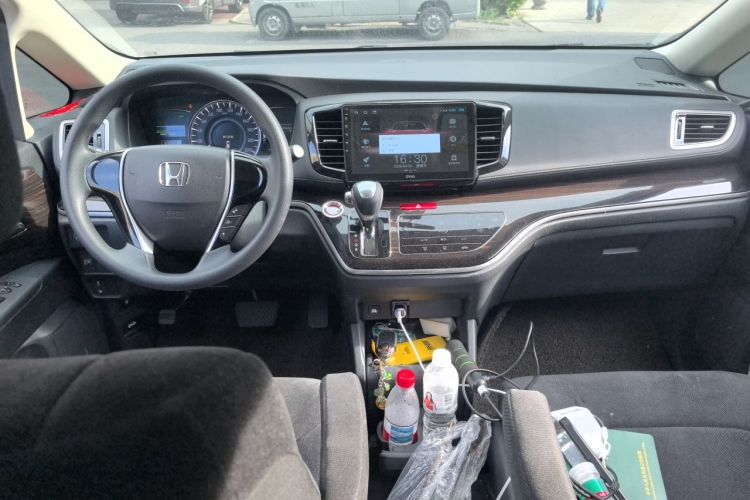 Used Honda Odyssey 2019 2.0L Rui·Comfort Edition Center Console