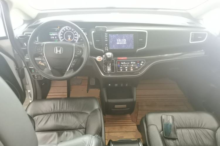 Used Honda Odyssey 2019 2.0L Rui-Zunxiang Edition Center Console