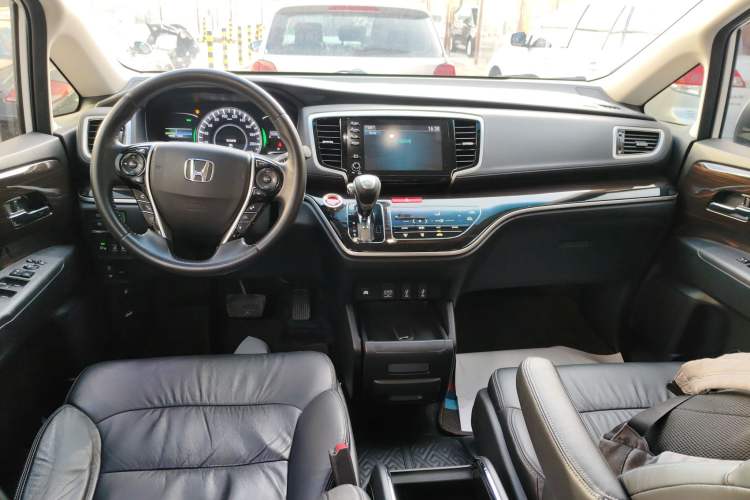 Used Honda Odyssey 2019 2.0L Rui-Zunxiang Edition Center Console