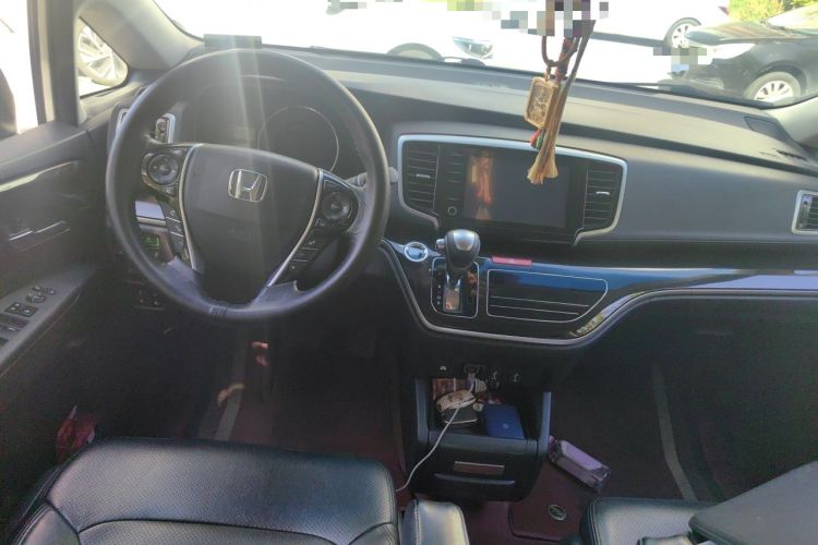 Used Honda Odyssey 2019 2.0L Rui-Changxiang Edition Center Console