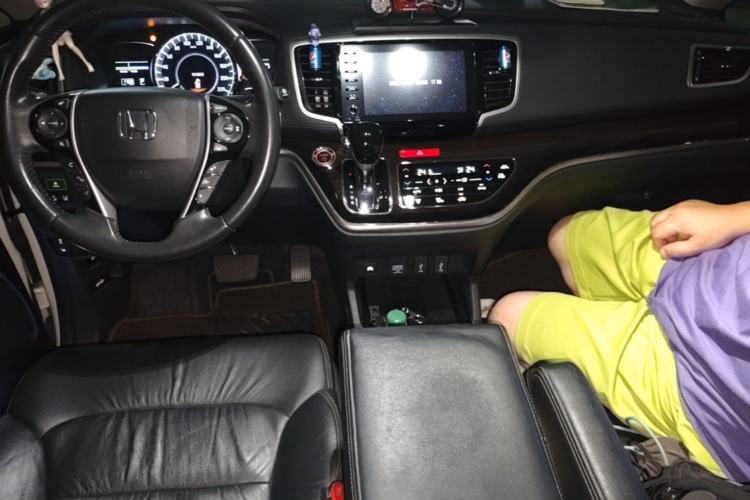 Used Honda Odyssey 2019 2.0L Rui·Zhi Zhen Edition Center Console