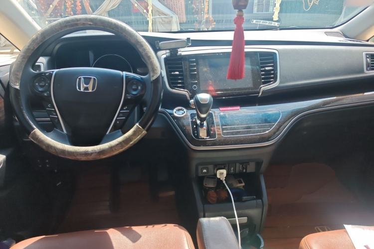Used Honda Odyssey 2019 2.0L Rui-Changxiang Edition Center Console