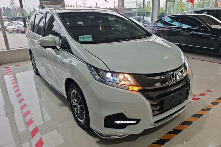 Used Honda Odyssey 2019 2.0L Rui-Changxiang Edition Front Right 45 Deg