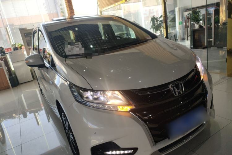 Used Honda Odyssey 2019 2.0L Rui·Zhi Zhen Edition Front Right 45 Deg