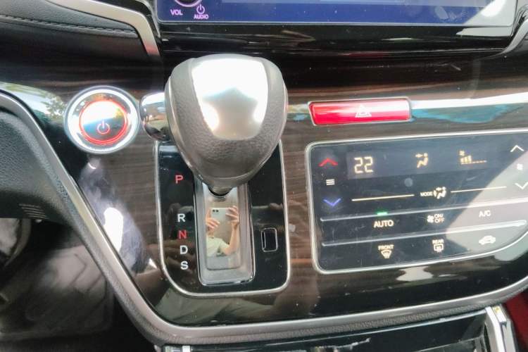 Used Honda Odyssey 2019 2.0L Rui-Changxiang Edition Gear Lever