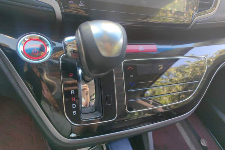 Used Honda Odyssey 2019 2.0L Rui-Changxiang Edition Gear Lever
