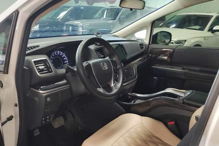 Used Honda Odyssey 2019 2.0L Rui·Comfort Edition Interior 3