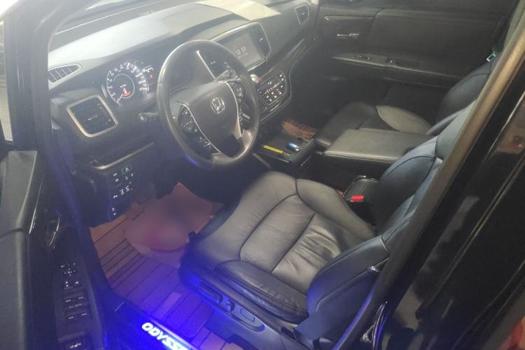 Used Honda Odyssey 2019 2.0L Rui·Zhi Zhen Edition Interior 3