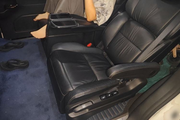 Used Honda Odyssey 2019 2.0L Rui·Zhi Zhen Edition Left Rear Seat