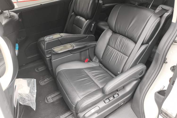 Used Honda Odyssey 2019 2.0L Rui·Zhi Zhen Edition Left Rear Seat