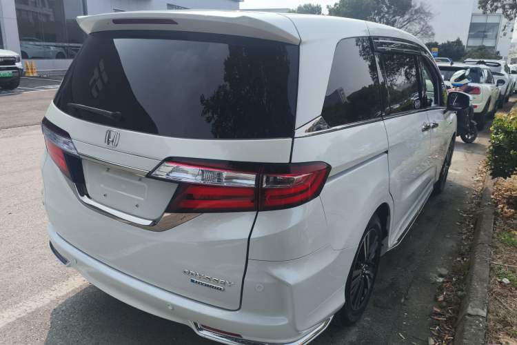 Used Honda Odyssey 2019 2.0L Rui·Zhi Zhen Welfare Edition Rear Right 45 Deg