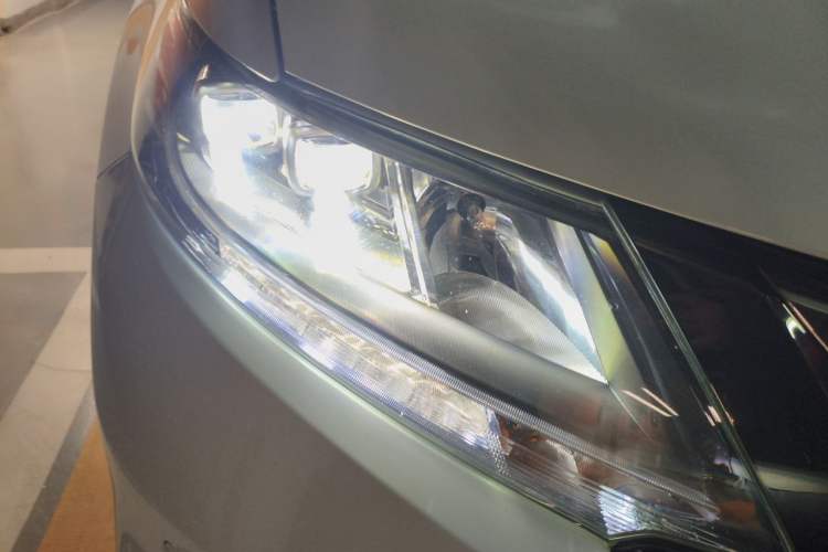 Used Honda Odyssey 2019 2.0L Rui-Zunxiang Edition Right Front Headlight
