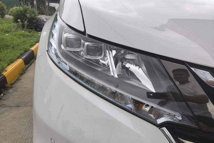 Used Honda Odyssey 2019 2.0L Rui·Zhi Zhen Edition Right Front Headlight