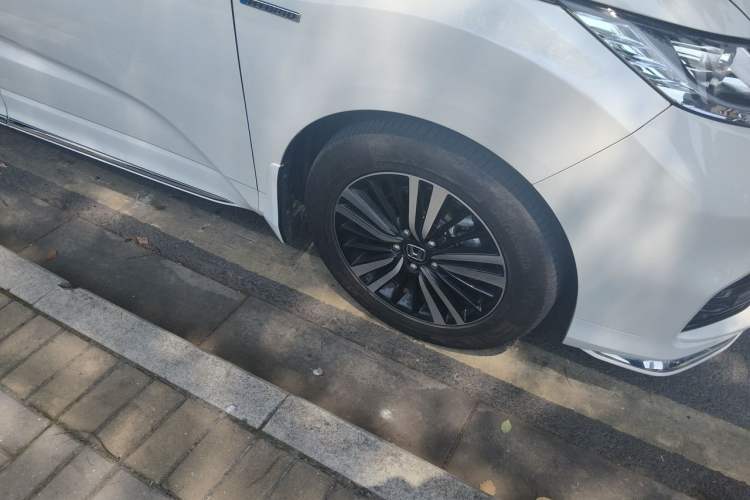 Used Honda Odyssey 2019 2.0L Rui·Smart Edition Right Front Wheel Hub