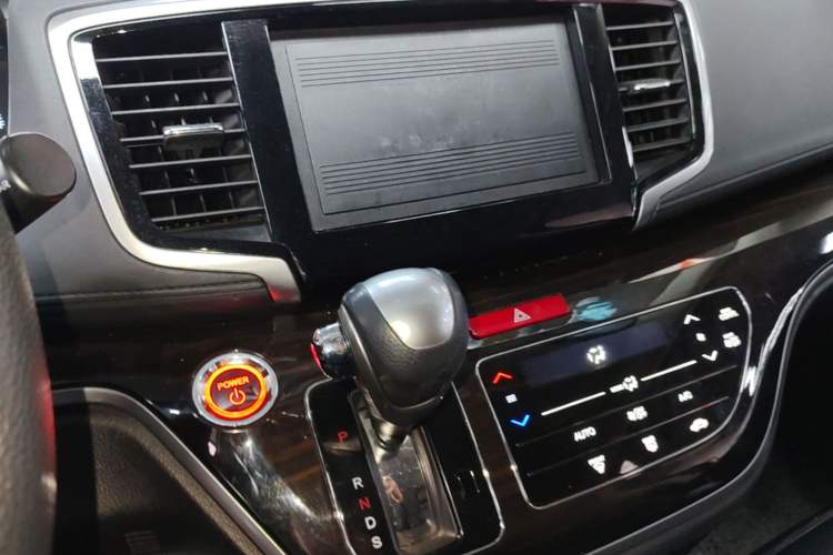 Used Honda Odyssey 2021 2.0L Rui·Comfort Edition Audio And AC Panel