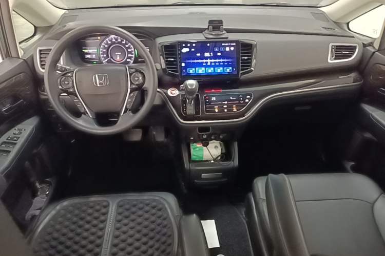 Used Honda Odyssey 2021 2.0L Rui-Changxiang Edition Center Console