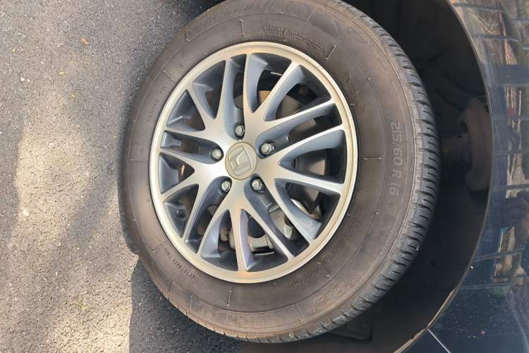 Used Honda Odyssey 2021 2.0L Rui·Comfort Edition Right Front Wheel Hub
