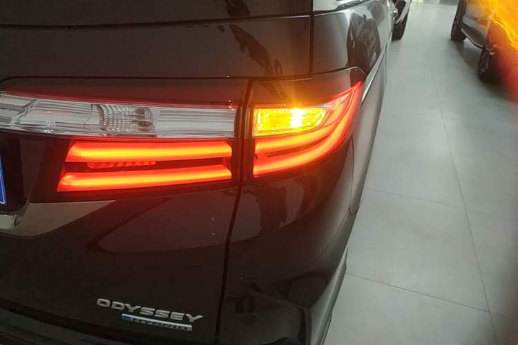 Used Honda Odyssey 2021 2.0L Rui·Luxury Edition Right Rear Taillight