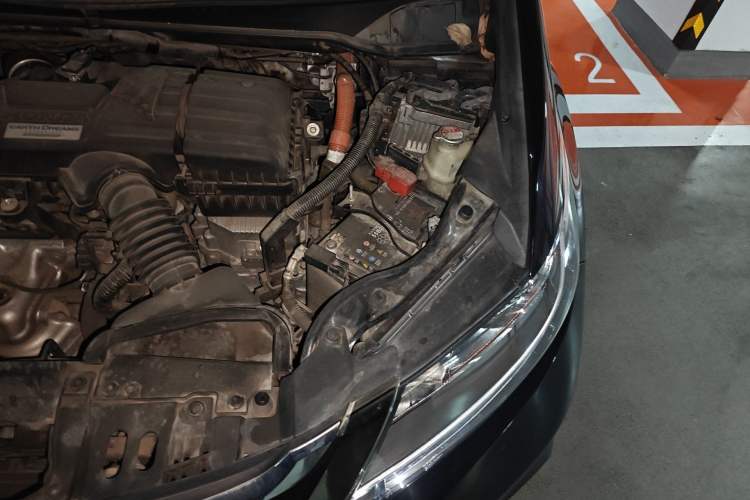 Used Honda Odyssey 2021 2.0L Rui·Comfort Edition Engine Bay Left