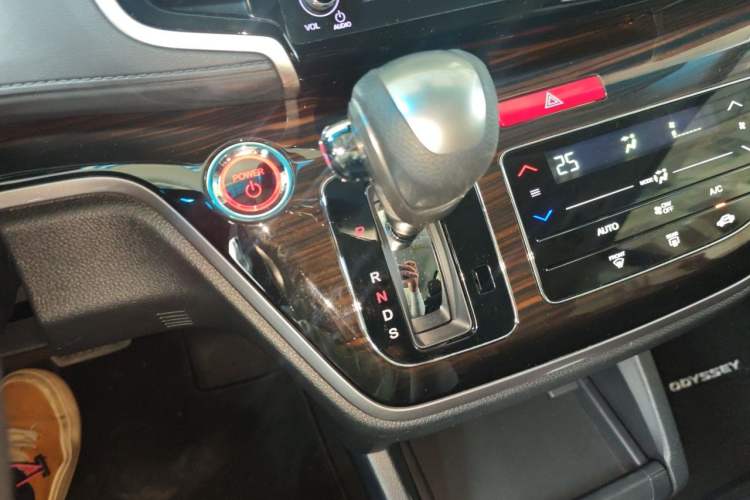 Used Honda Odyssey 2021 2.0L Rui-Changxiang Edition Gear Lever