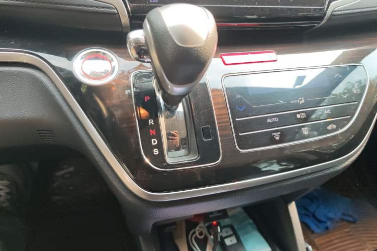 Used Honda Odyssey 2021 2.0L Rui·Comfort Edition Gear Lever