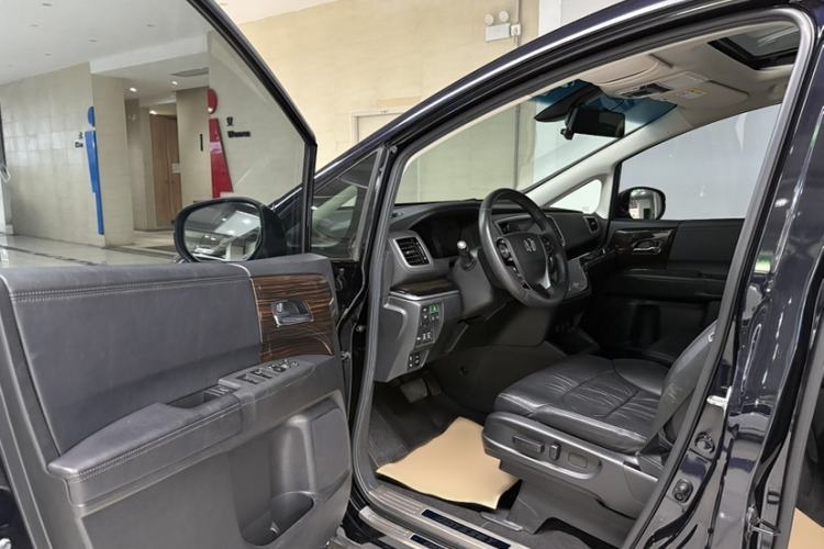 Used Honda Odyssey 2021 2.0L Rui·Luxury Edition Interior 9