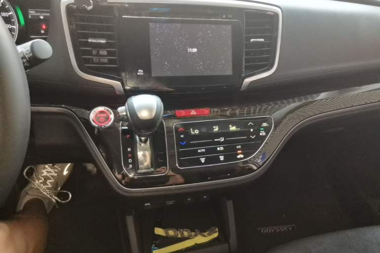 Used Honda Odyssey 2021 2.0L Rui·Comfort Edition Audio And AC Panel