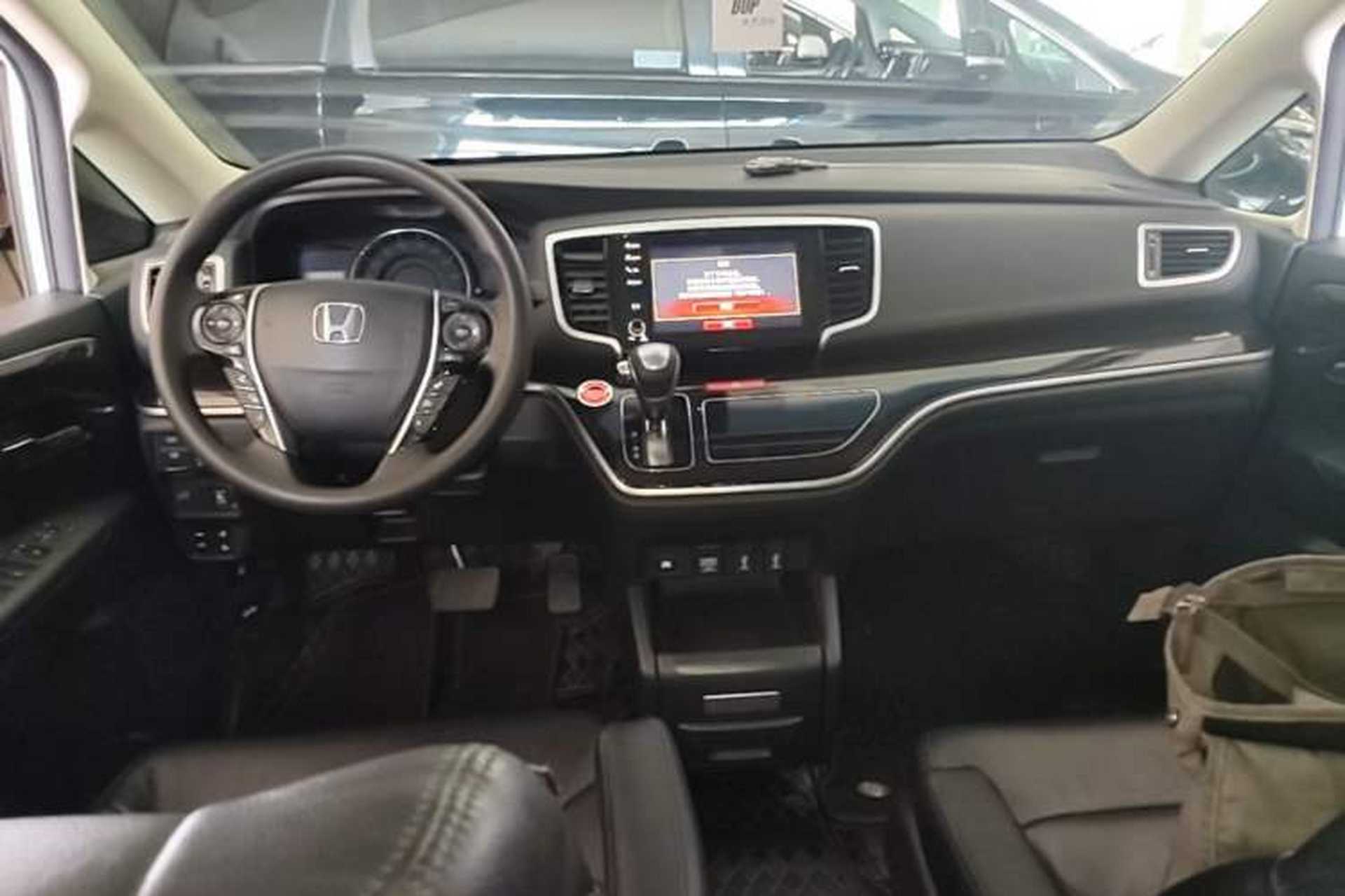 Used Honda Odyssey 2021 2.0L Rui-Changxiang Edition Center Console