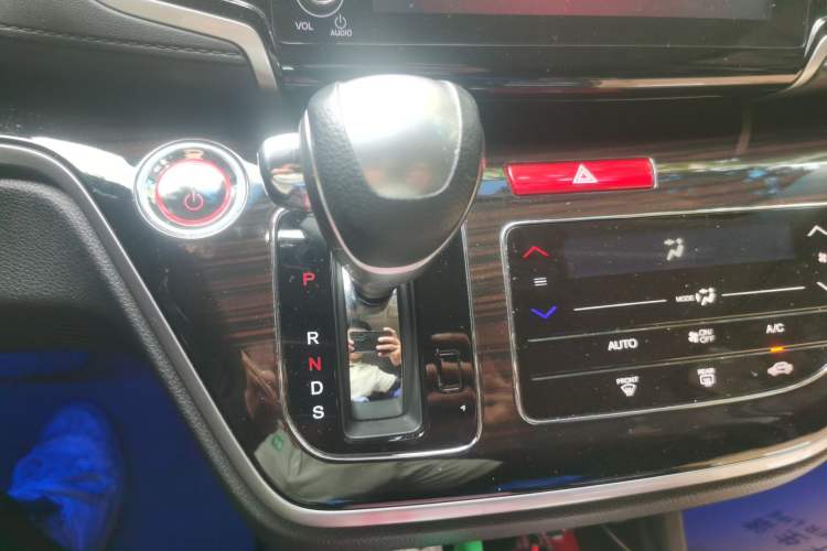 Used Honda Odyssey 2021 2.0L Rui-Changxiang Edition Gear Lever