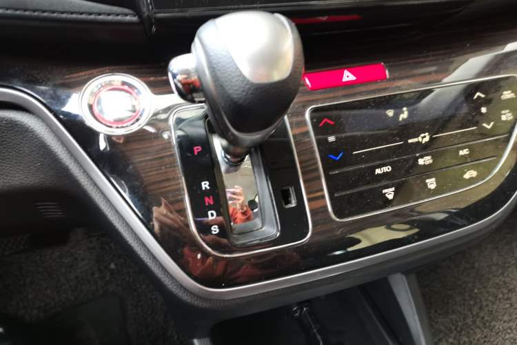 Used Honda Odyssey 2021 2.0L Rui·Comfort Edition Gear Lever