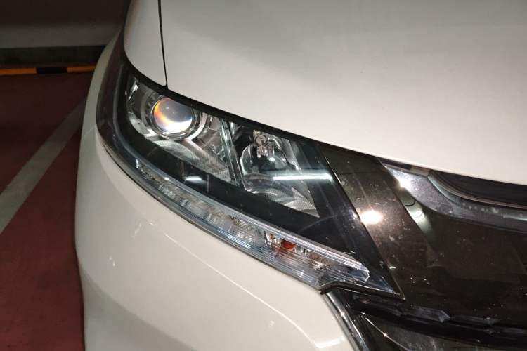 Used Honda Odyssey 2021 2.0L Rui·Comfort Edition Right Front Headlight