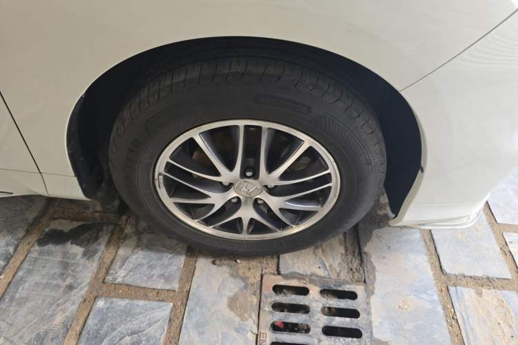 Used Honda Odyssey 2021 2.0L Rui·Comfort Edition Right Front Wheel Hub