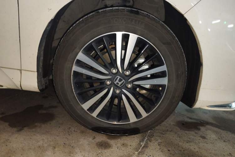 Used Honda Odyssey 2021 2.0L Rui·Luxury Edition Right Front Wheel Hub