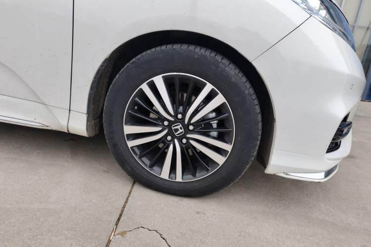 Used Honda Odyssey 2021 2.0L Rui·Luxury Edition Right Front Wheel Hub