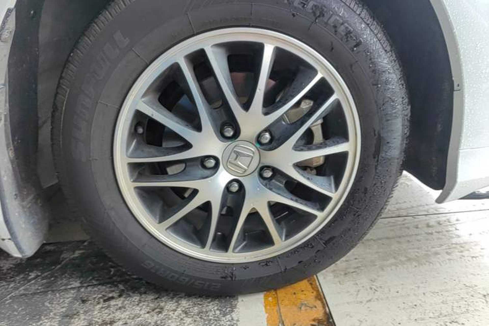 Used Honda Odyssey 2021 2.0L Rui·Comfort Edition Right Front Wheel Hub