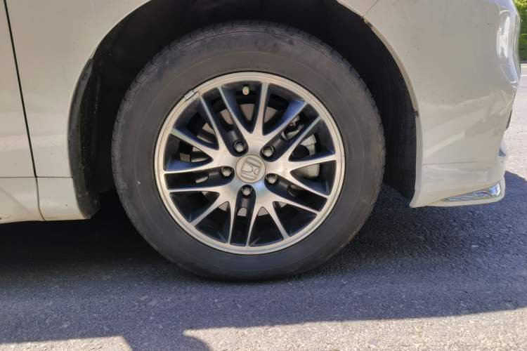 Used Honda Odyssey 2021 2.0L Rui·Comfort Edition Right Front Wheel Hub