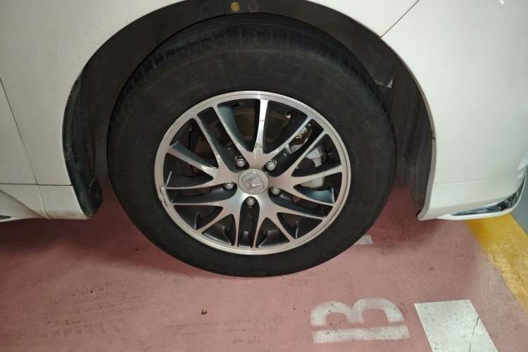 Used Honda Odyssey 2021 2.0L Rui·Comfort Edition Right Front Wheel Hub